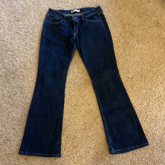 Like New Levi’s Jeans - Picture 3 of 5